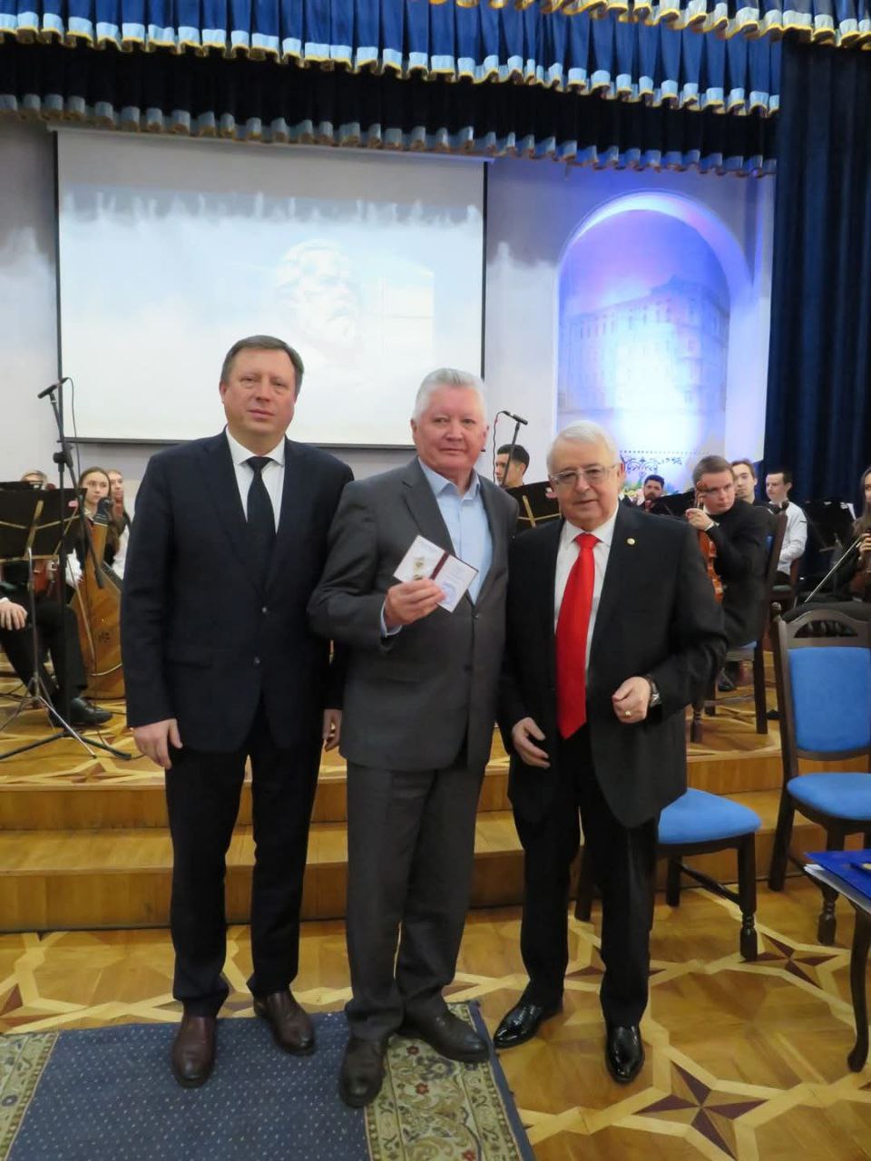 Podyaka Ministerstva osvity i nauky Ukrayiny bula vruchena dotsentu kafedry bohoslovʺya ta relihiyeznavstva Hennadiyu Tselkovsʹkomu